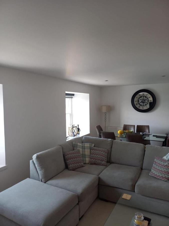 Telford Escape Apartment Elgin Bagian luar foto
