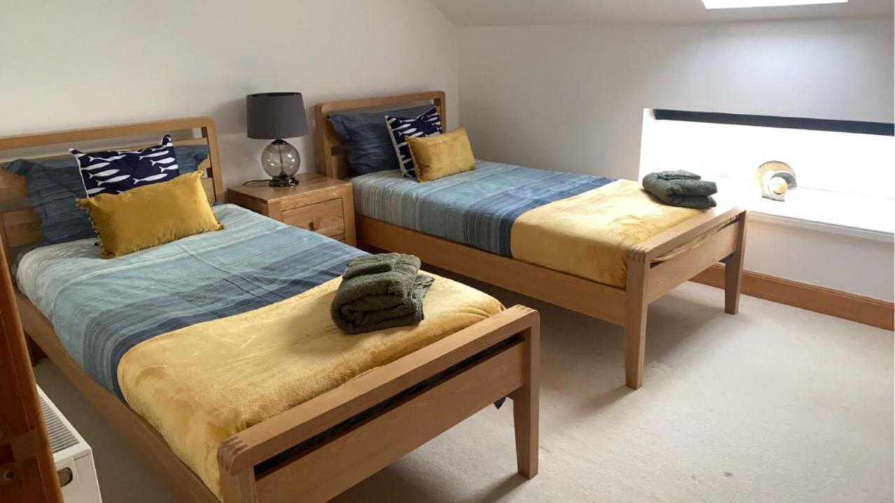 Telford Escape Apartment Elgin Bagian luar foto